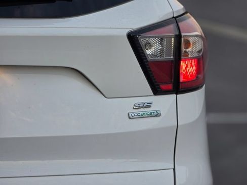 Used 2018 Ford Escape SE FWD image 47