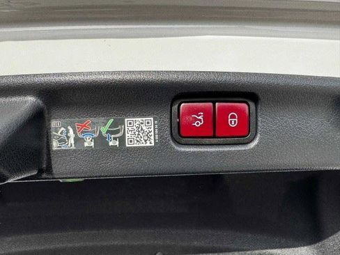 Used 2024 Mercedes-Benz C 36 AMG S image 75