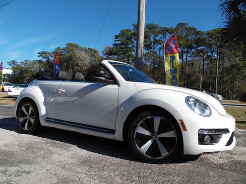 Used 2013 Volkswagen Beetle 2.0T image 12