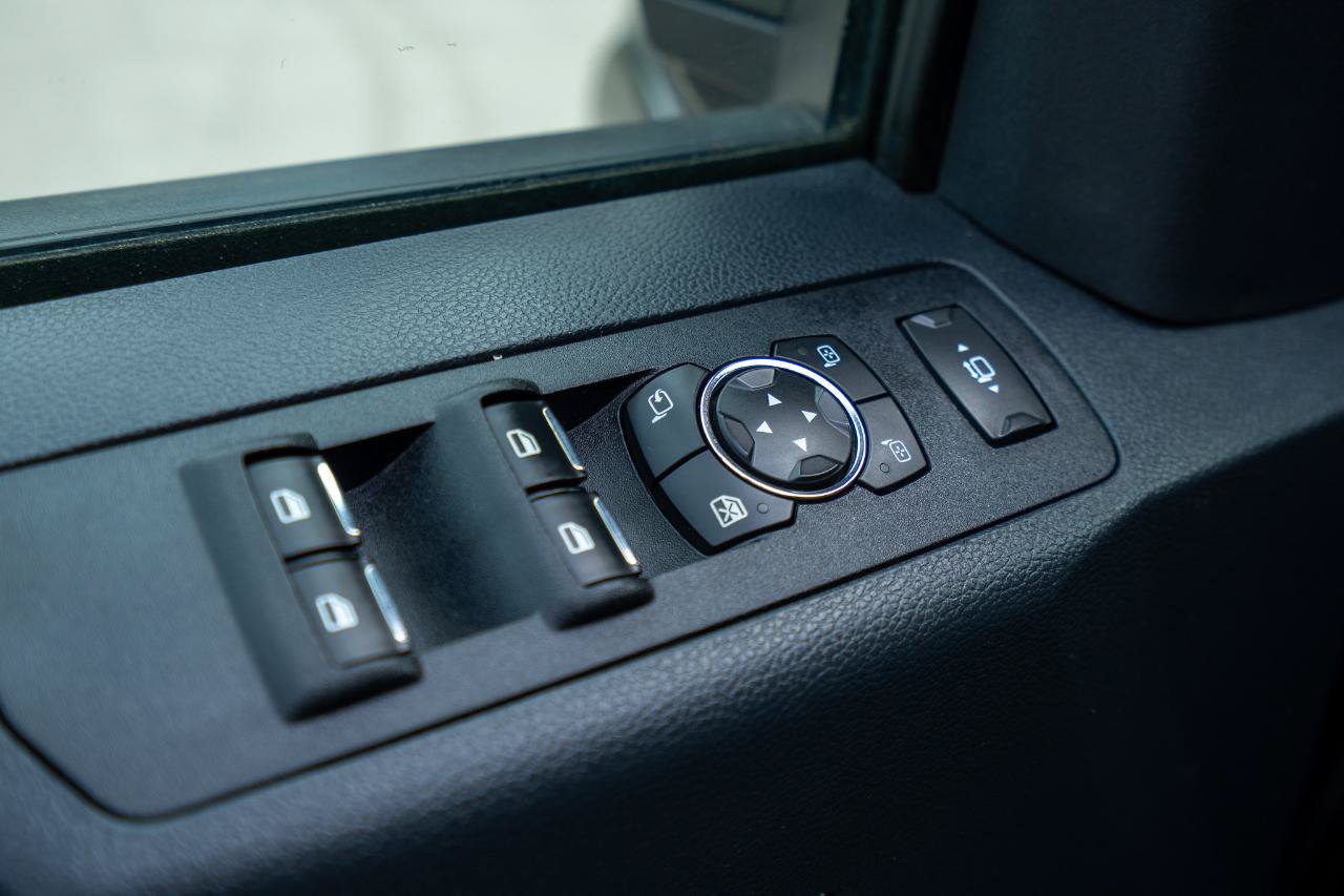 Used 2022 Ford F250 Lariat w/ Black Appearance Package AWD/4WD image 18