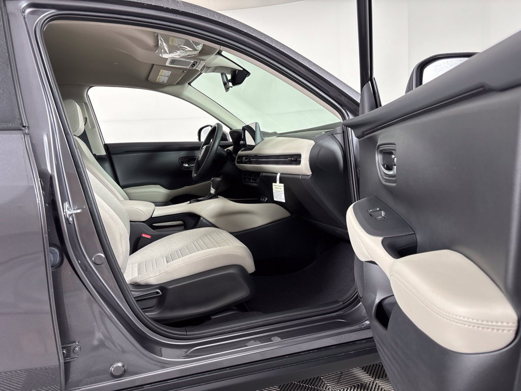 Used 2027 Honda HR-V LX image 12
