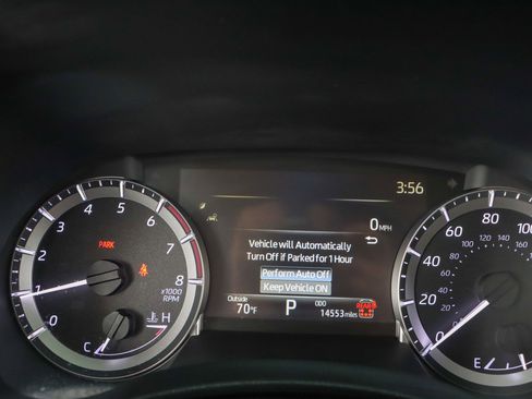 Used 2024 Toyota Highlander XLE image 16