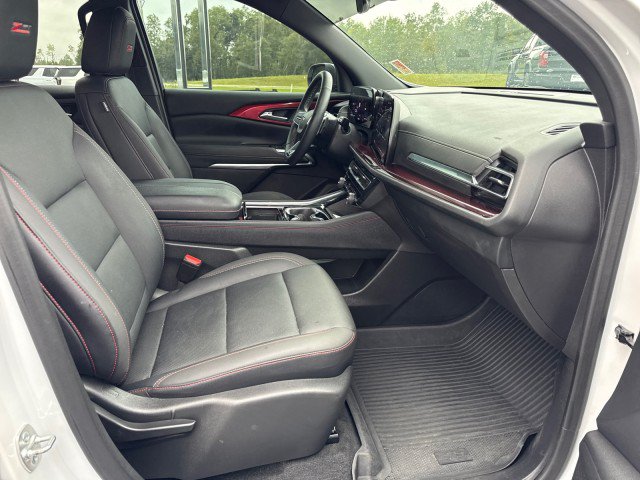 Used 2024 Chevrolet Traverse Z71 w/ LPO, Floor Liner Package AWD/4WD image 9