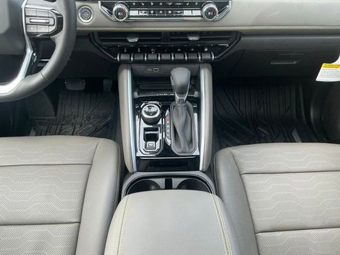 New 2026 Chevrolet Colorado ZR2 w/ Technology Package AWD/4WD image 27