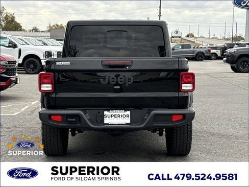 Used 2025 Jeep Gladiator Sport image 5