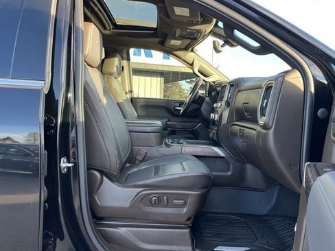 Used 2022 GMC Sierra 3500 Denali w/ Denali Ultimate Package image 28