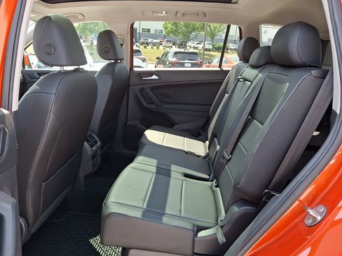 Used 2019 Volkswagen Tiguan SEL w/ 3rd Row Seat Package AWD/4WD image 10