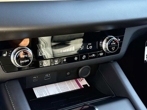 New 2025 Mitsubishi Outlander 4WD Plug-In Hybrid image 23