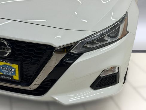 Used 2022 Nissan Altima 2.0 SR FWD image 9