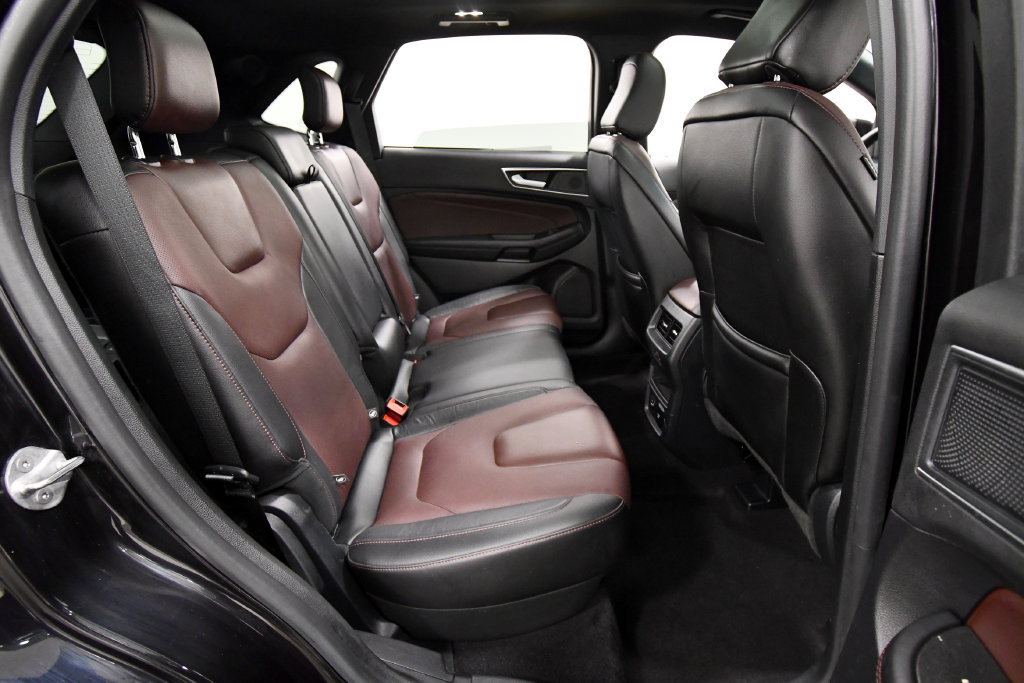 Used 2021 Ford Edge Titanium w/ Equipment Group 301A AWD/4WD image 18