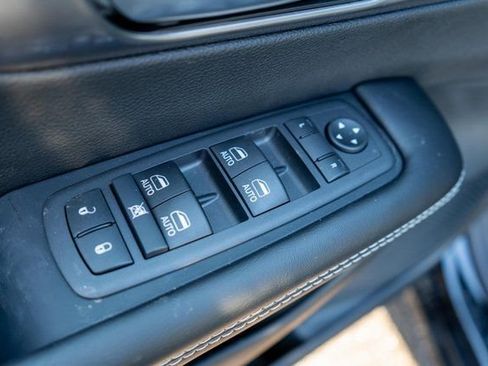 New 2026 Chrysler Pacifica Select FWD image 13