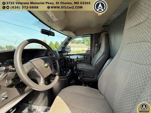 Used 2021 Chevrolet Express 2500 RWD image 9
