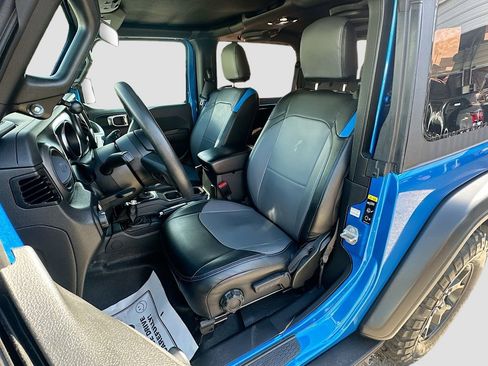 Used 2023 Jeep Wrangler Sport AWD/4WD image 19