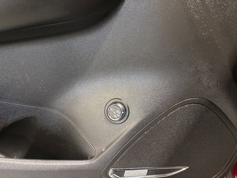 Used 2023 Buick Envision Avenir image 28