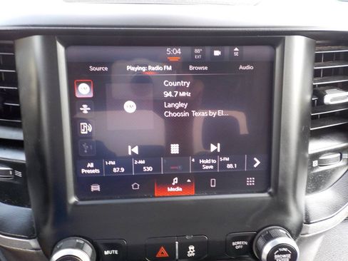 Used 2023 RAM 2500 Tradesman w/ Chrome Appearance Group AWD/4WD image 18