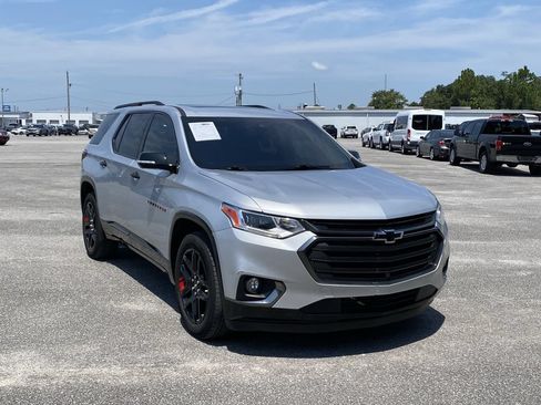 Used 2020 Chevrolet Traverse Premier w/ Redline Edition FWD image 2