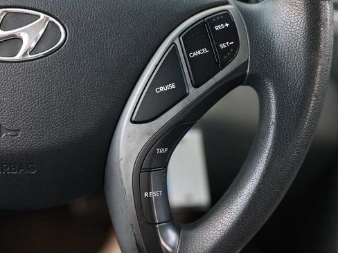 Used 2016 Hyundai Elantra SE FWD image 28
