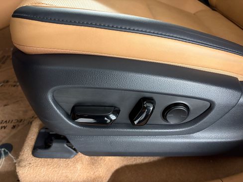 Used 2024 Lexus RZ 300e Premium FWD image 15