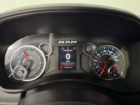 Used 2024 RAM 2500 Big Horn w/ Bed Utility Group image 23