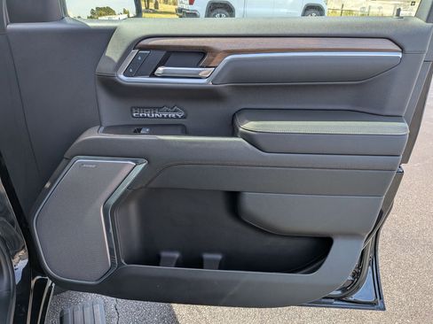 Used 2025 Chevrolet Silverado 1500 High Country w/ Midnight Edition image 35