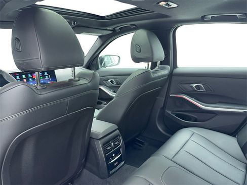 Used 2025 BMW 330i Sedan image 44