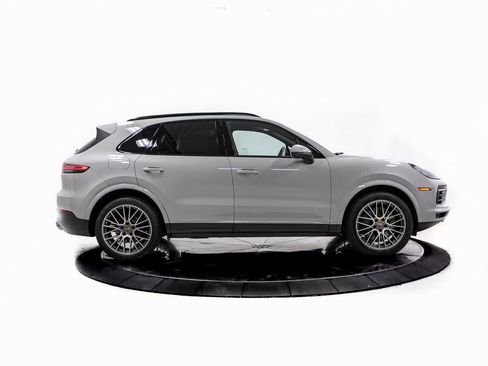 Certified 2023 Porsche Cayenne S Platinum image 8