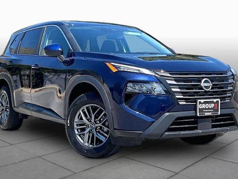 Certified 2026 Nissan Rogue SV FWD image 3