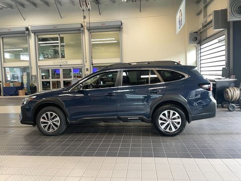 Used 2024 Subaru Outback Premium image 4