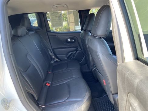 Used 2023 Jeep Renegade Trailhawk w/ Trailhawk Elite Group AWD/4WD image 14