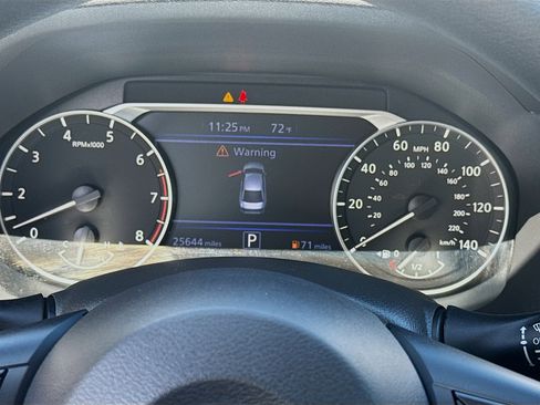 Used 2025 Nissan Altima 2.5 SV image 11