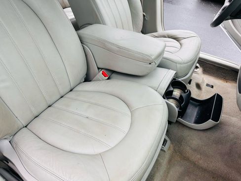 Used 2008 Buick Lucerne CXL w/ Driver Confidence Package FWD image 37