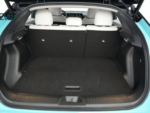 Used 2026 Nissan Leaf Platinum+ w/ Floor Mat Package (Platinum+) FWD image 8
