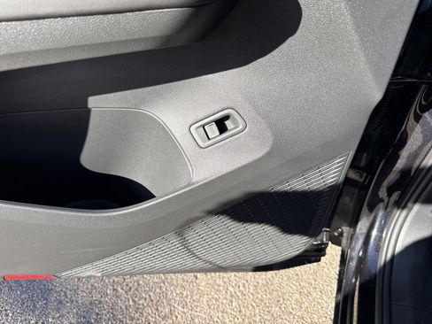 New 2026 Volkswagen Atlas SE image 14