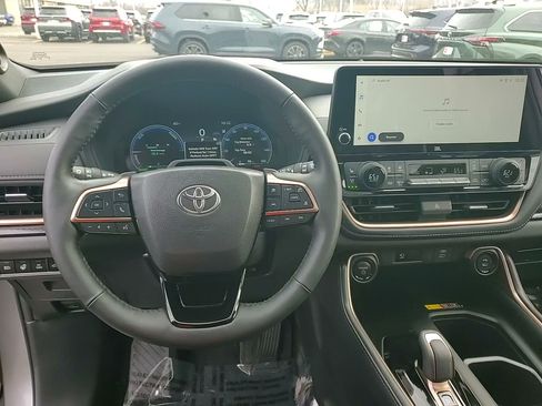 Used 2025 Toyota Grand Highlander MAX Platinum image 36