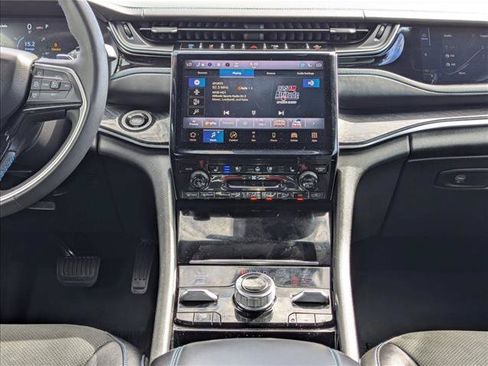 Used 2022 Jeep Grand Cherokee Trailhawk w/ Advanced Protech Group II AWD/4WD image 16