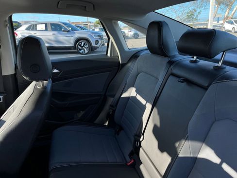 Used 2025 Volkswagen Jetta SE image 39