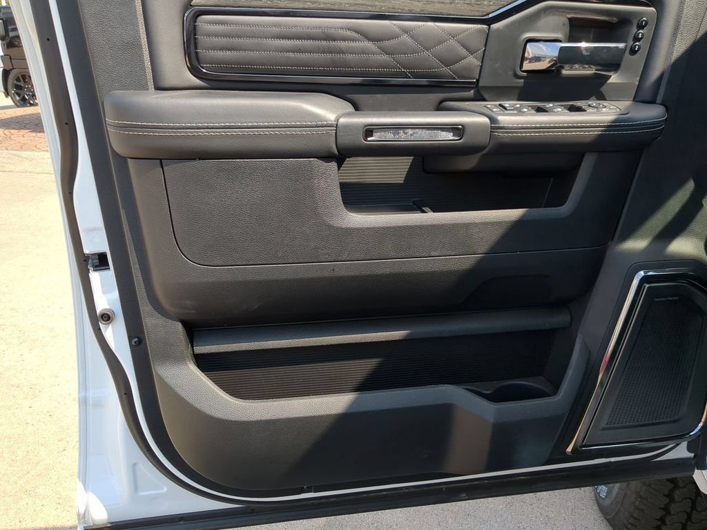 New 2025 RAM 2500 Limited AWD/4WD image 13