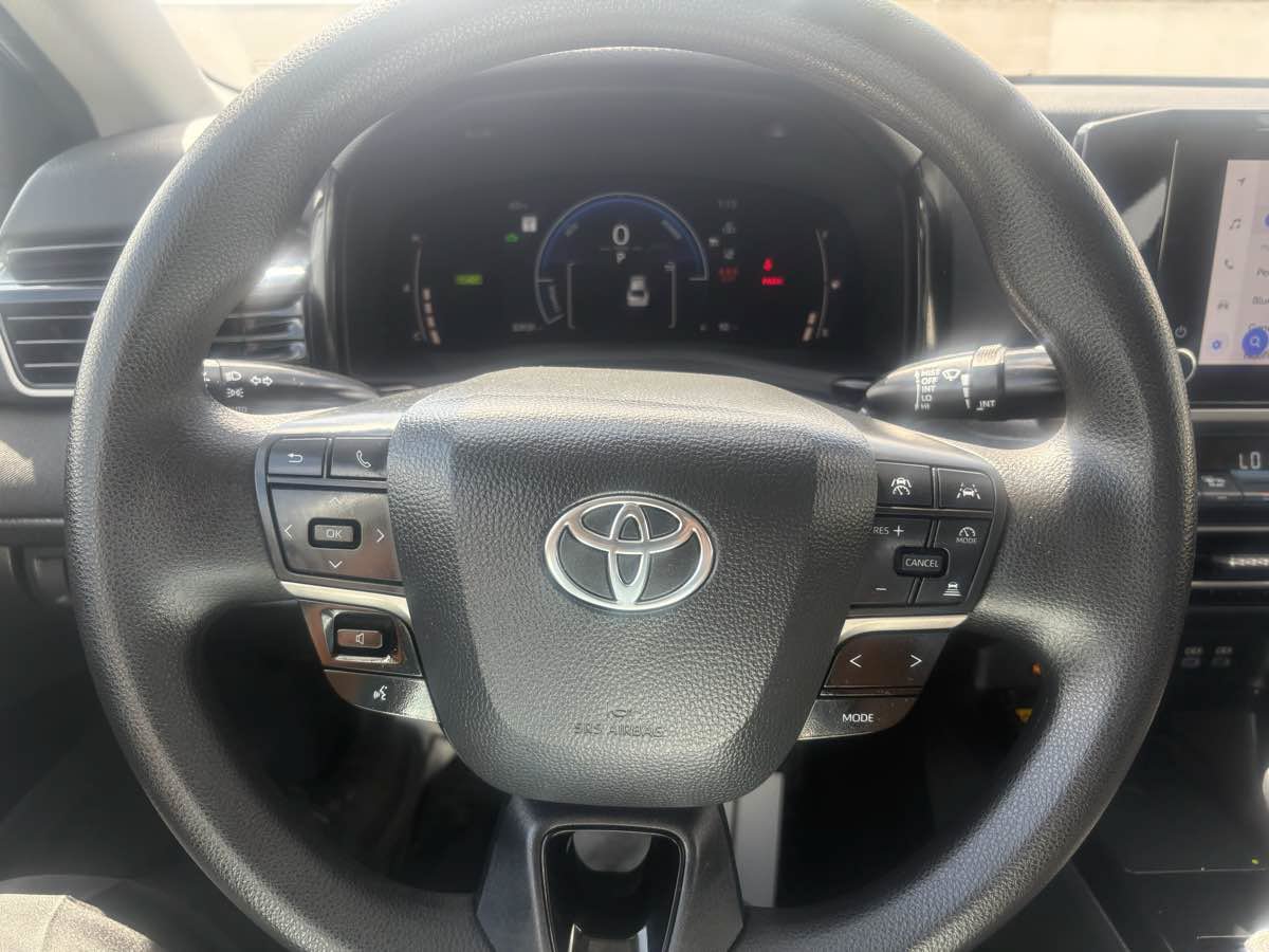 Used 2025 Toyota Camry LE FWD image 19