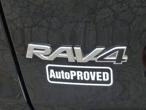 Used 2021 Toyota RAV4 LE AWD/4WD image 29