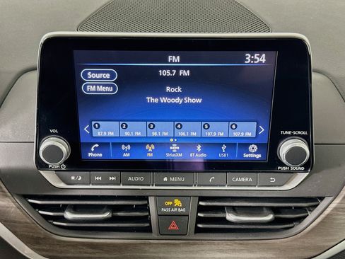 Used 2023 Nissan Altima 2.5 SV AWD/4WD image 21