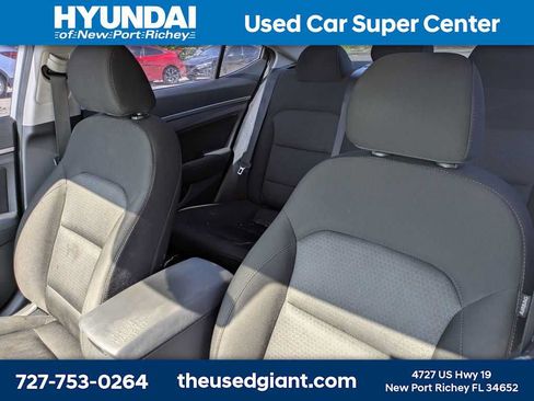 Used 2018 Hyundai Elantra Value Edition w/ Cargo Package FWD image 3