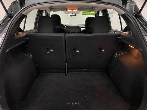 Used 2019 Nissan Kicks SV image 12