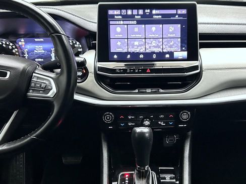 Used 2022 Jeep Compass Limited image 13