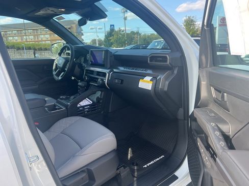 Certified 2024 Toyota Tacoma SR5 image 7