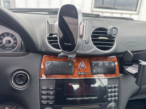 Used 2005 Mercedes-Benz CLK 320 Cabriolet image 17