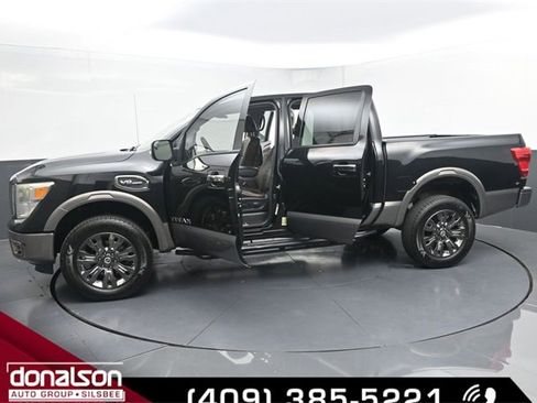 Used 2017 Nissan Titan Platinum Reserve image 22
