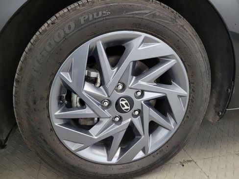 Used 2024 Hyundai Elantra SEL FWD image 31
