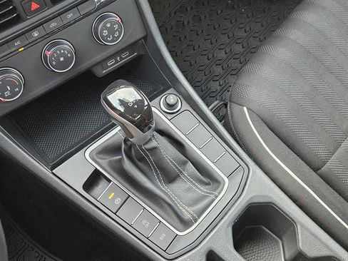 Used 2023 Volkswagen Jetta Sport image 15