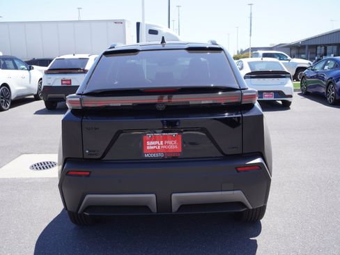 New 2026 Toyota C-HR AWD/4WD image 10