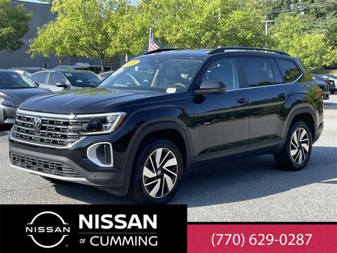 Used 2024 Volkswagen Atlas SE image 1